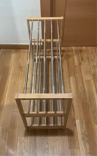 Zapatero de madera y metal