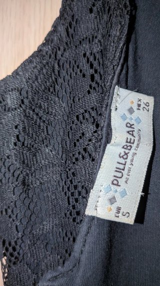 Vestido negro de encaje