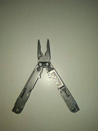 SOG PowerAccess Multi-Tool 18 Herramientas