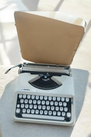 Máquina de escribir Hermes Baby