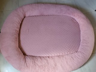 Cama gigante para mascotas rosa