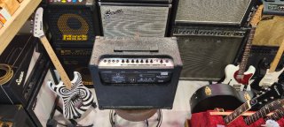 Hughes & Kettner Edition Blue 60-R Amplificador