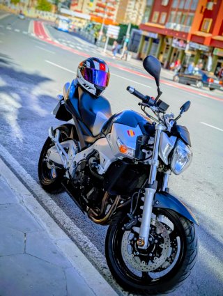 Suzuki GSR 600 - ¡Máquina en perfecto estado!