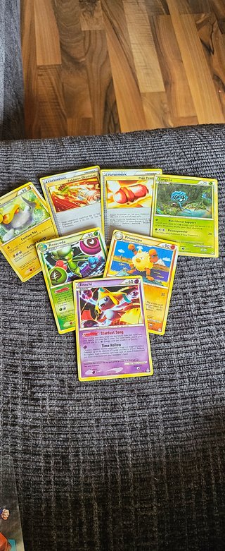 10 Cartas Pokémon Variadas