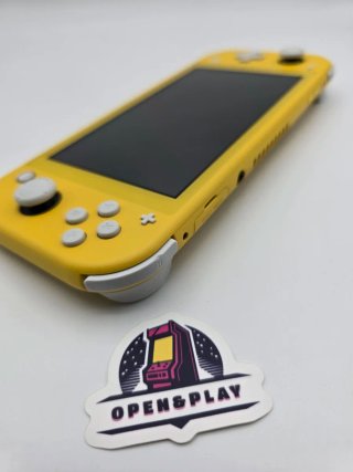 Nintendo Switch Lite Amarilla + Cargador
