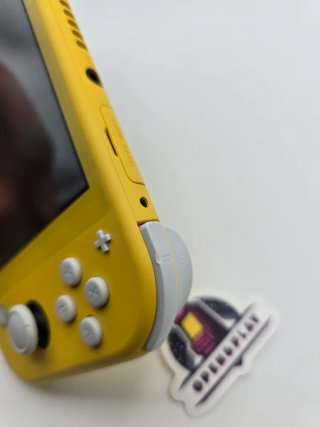 Nintendo Switch Lite Amarilla + Cargador