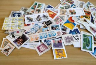 Sellos de países extranjeros con papel
