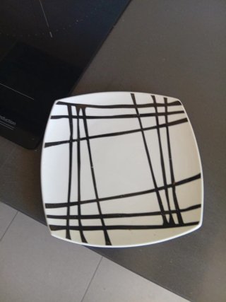 Platos de postre cuadrados diseño líneas