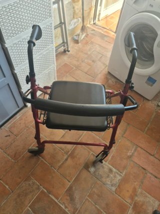 Andador para adultos con asiento y cesta