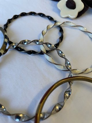 Lote 5 pulseras y accesorio pelo