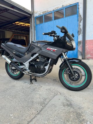 Kawasaki GPZ 500