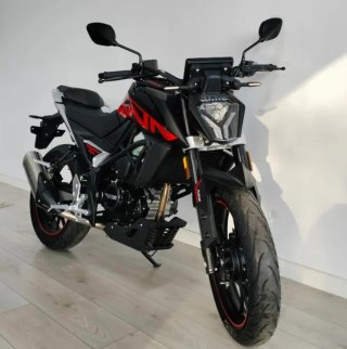SWM HOKU 125 2026 Negra/Roja