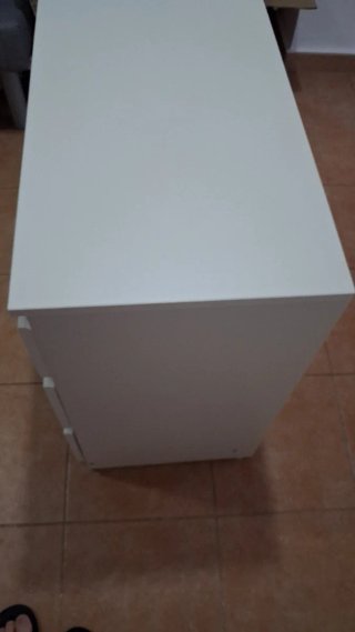Cómoda de 3 cajones.