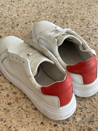 Zapatillas Calvin Klein Blancas con rojo