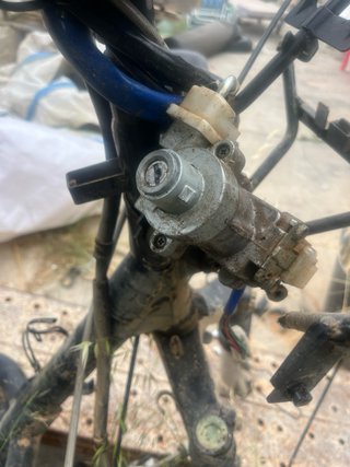 Bombín Cerradura Kymco Grand Dink 125 con Llave