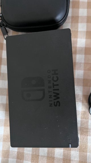 Nintendo Switch + Cargador + Mando Dragon Ball