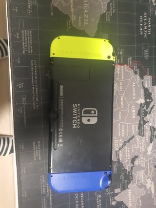 Nintendo Switch Azul/Amarillo