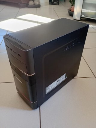 Computer PC fisso Lenovo perfettamente funzionante