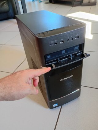 Computer PC fisso Lenovo perfettamente funzionante
