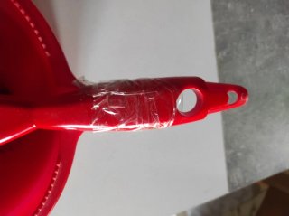 Cepillo y recogedor rojo