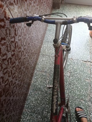 Bicicleta de montaña roja
