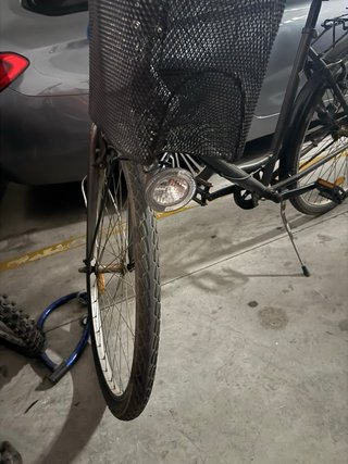 Bicicleta urbana negra