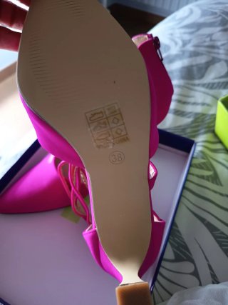 Sandalias preciosas fucsia