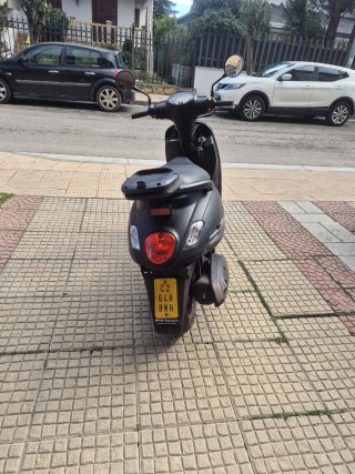 Moto Scooter 49cc Negra 2023