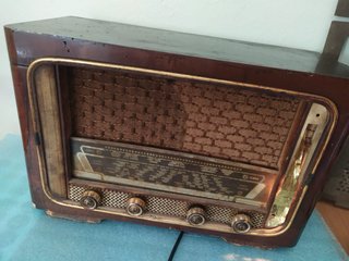 Radio antigua de madera