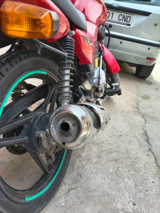 Yamaha YBR 125 Roja 2005