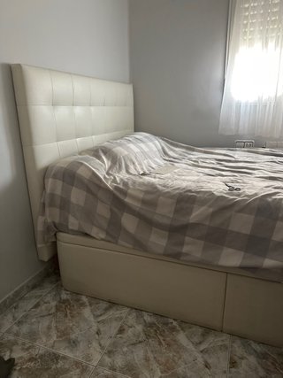Canape, colchon y cabecero beige