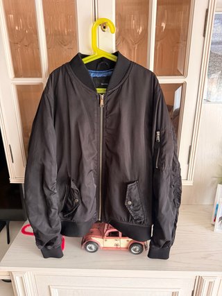 Chaqueta Bomber Negra Bershka