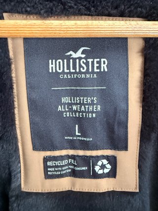 Abrigo Hollister Beige Talla L con Forro Negro