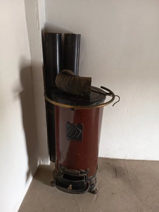 Estufa Hergom Negra y Marrón Antigüedad