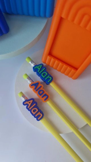 Lápices personalizados con nombres para peques