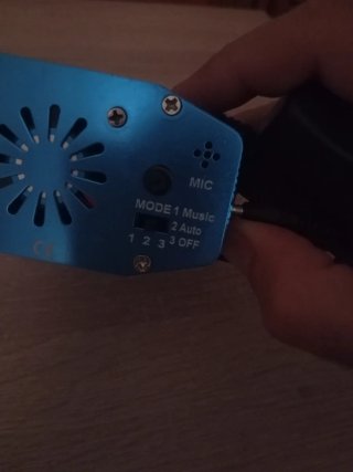 Aparato de luz psicodélica azul