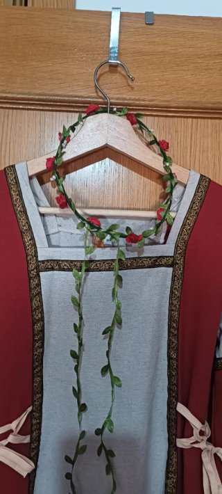 Vestido medieval mujer azul y rojo, regalo tiara