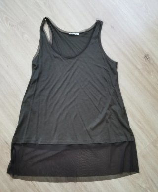 Camiseta Zara mujer tull verde oliva.