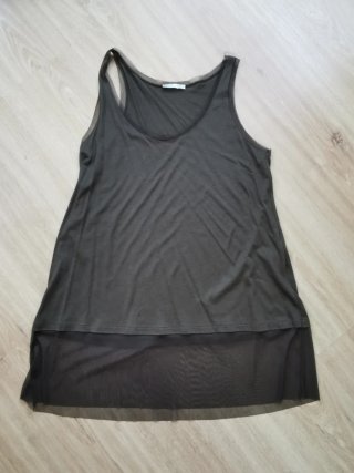 Camiseta Zara mujer tull verde oliva.
