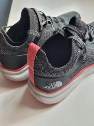 Zapatillas The North Face vectiv a estrenar.