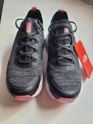 Zapatillas The North Face vectiv a estrenar.