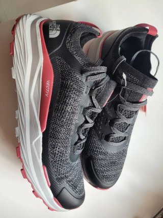 Zapatillas The North Face vectiv a estrenar.
