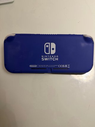 Nintendo Switch Lite Blu + custodia + 2 giochi Pokémon