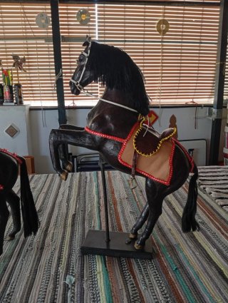 Pareja de caballos antiguos decorativos