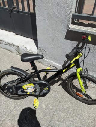 Bicicleta infantil B'TWIN 16 (Decathlon)