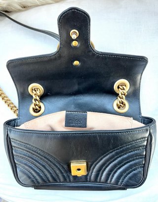 Borsa Gucci GG Marmont Nero e Oro