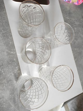 Lote 5 vasos altos agua diseño rombos dorado