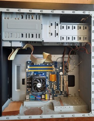 Caja PC Torre con piezas