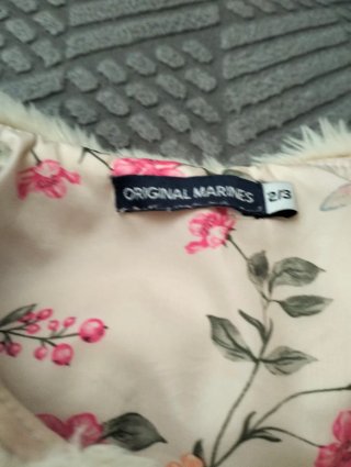 Giacca rosa e gilet beige in pelliccia sintetica(7