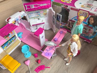 Barbie Clínica Ambulancia y Hospital